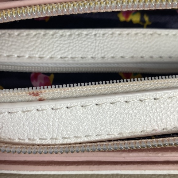 Betsy Johnson handbag - Picture 8 of 8